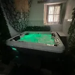 Maison Familiale A 2 Min A Pied De L'institut A Armand Calme Jeux Babyfoot Jacuzzi Proche * Saint-Laurent-dʼAigouze
